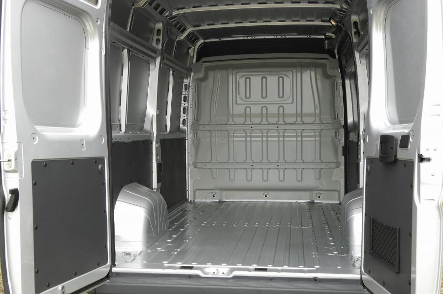  Peugeot Boxer 2006 года  (фото 8 из 81)